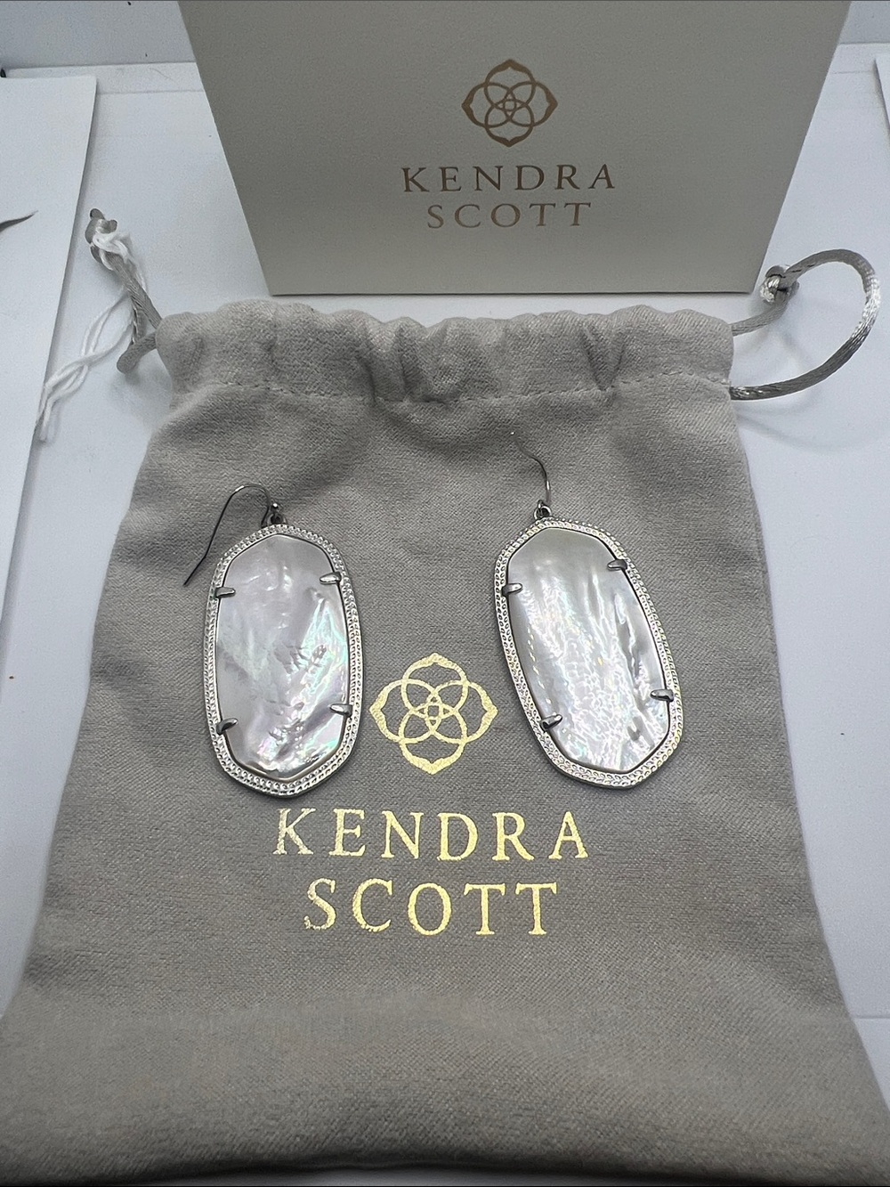 Kendra Scott Iridescent Mother-of-Pearl Drop Earrings in Silver Largest